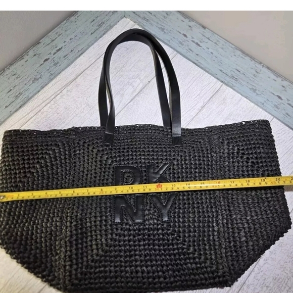DKNY PALOMA R41ADF62 XL Black Tote, NWT MSP$148 - Picture 8 of 9